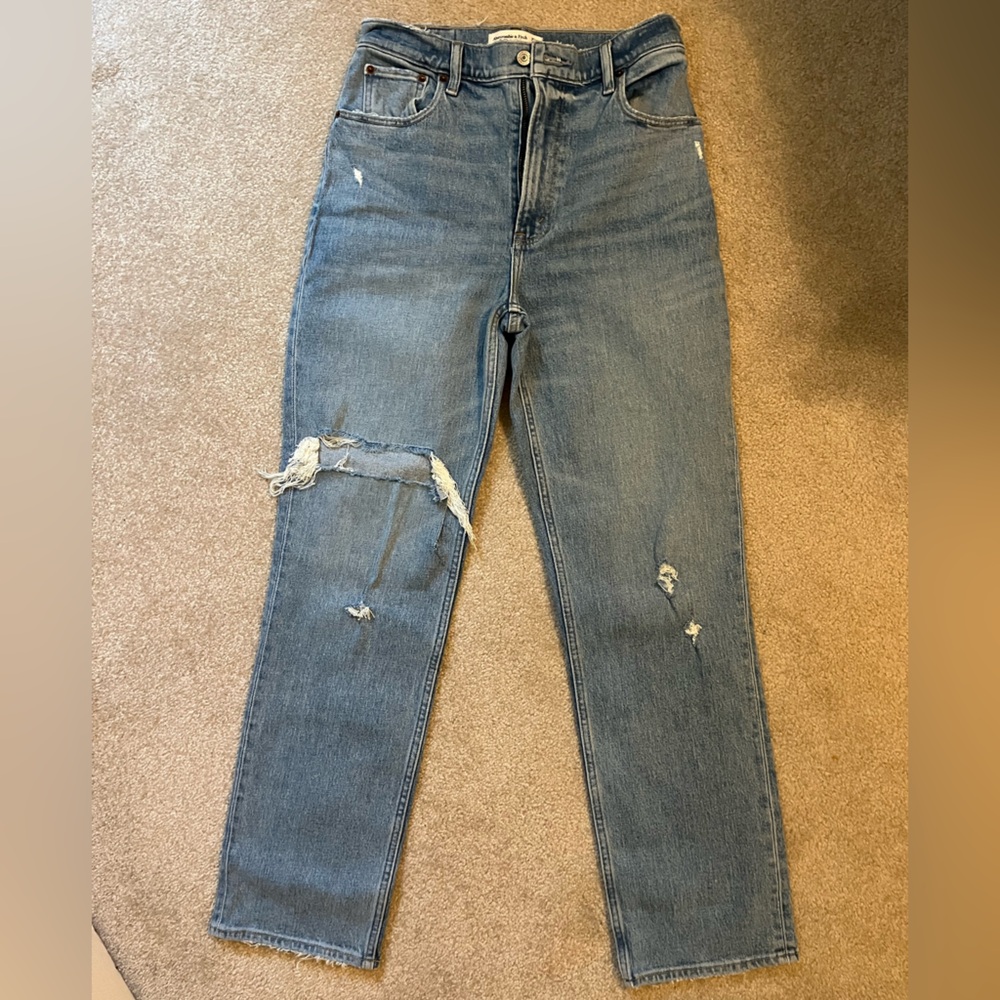Abercrombie & Fitch Jeans. The 90s Straight Ultimate High Rise Jean